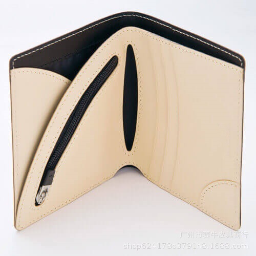 Short fashionable wallet with zipper