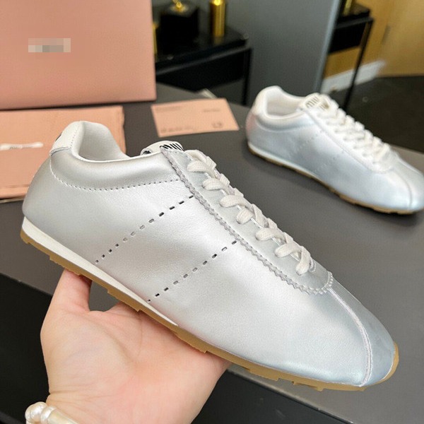 Retro classic lightweight breathable white sneakers for leisure with…