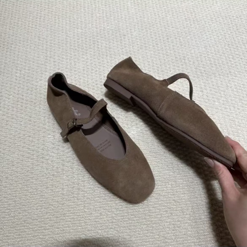 다크 브라운