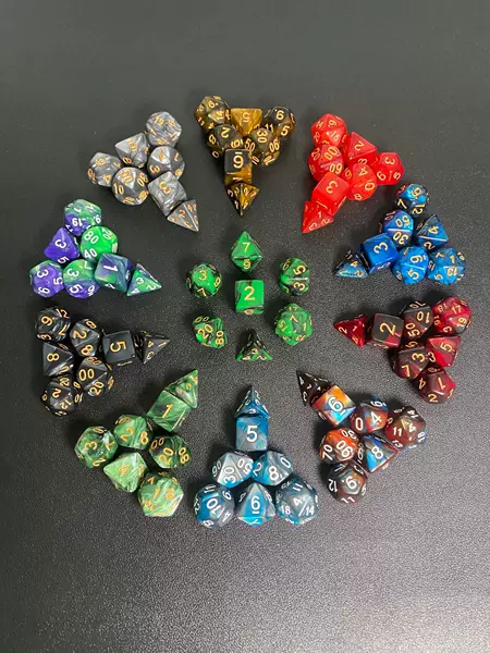 7-piece set of multi-sided polygonal dice with white lettering for tabletop games, 7-piece set of board game dice for cross-border trade