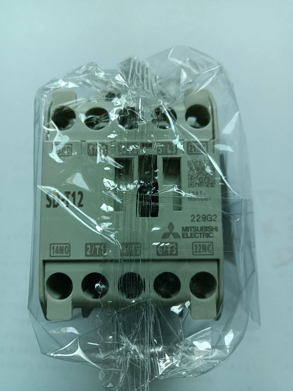 Совершенно новый оригинальный контактор постоянного тока Mitsubishi SD-T12 DC24V