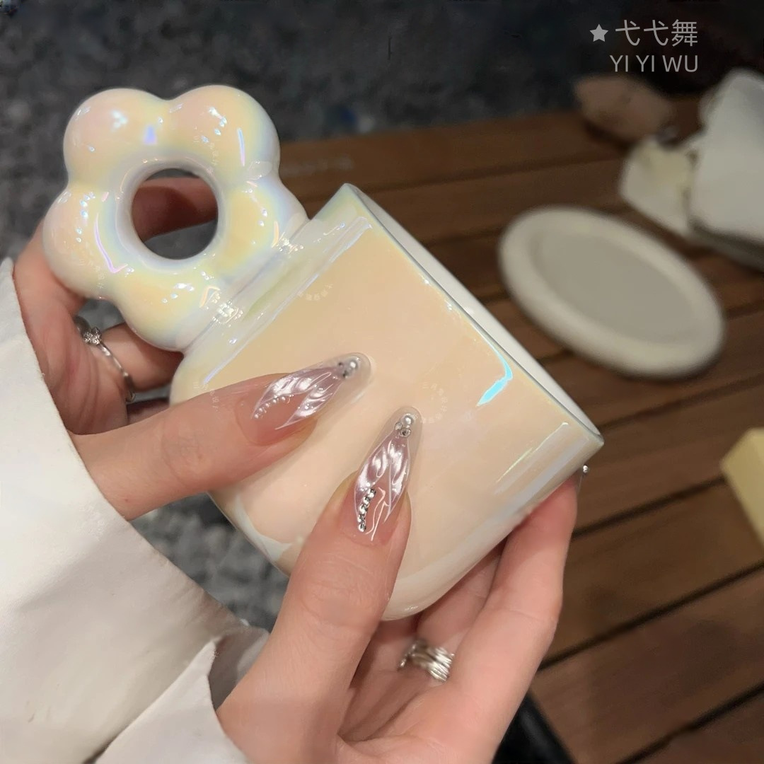 Sophia suave ojo de gato tridimensional, temperamento de cola de pez blanco, uñas de uñas hechas a mano, longitud media, extraíble