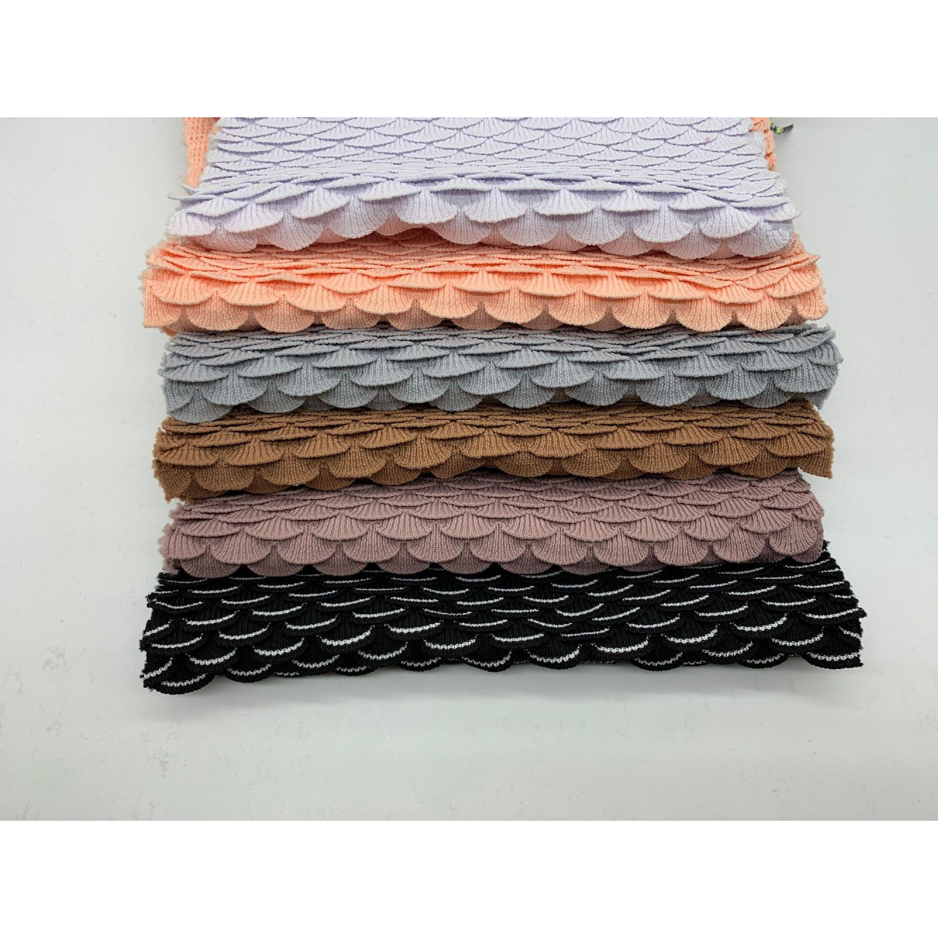 厂家批发新款运动休闲鞋飞织面料涤纶色织针织包布料透气鱼鳞3d布