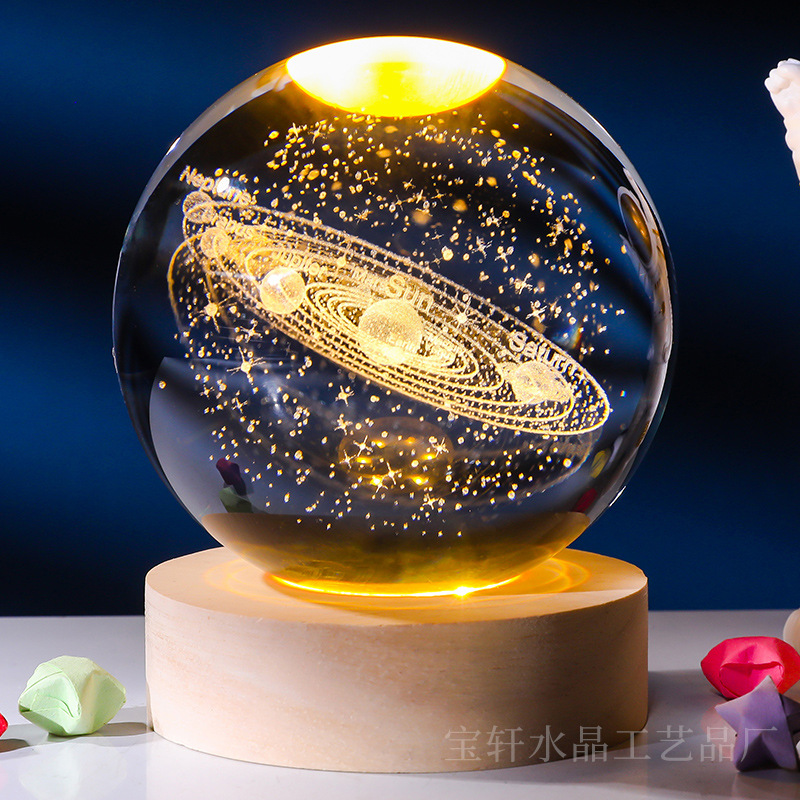 Bola de cristal al por mayor galáctica bola de cristal tallada interna 520 Qixi Navidad noche lámpara adornos de cristal