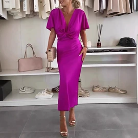 连衣裙;时尚休闲套装;女式T恤