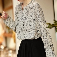 亚马逊外贸2025春夏甜美果子印花半开襟小密扣双绉仿桑蚕丝上衣