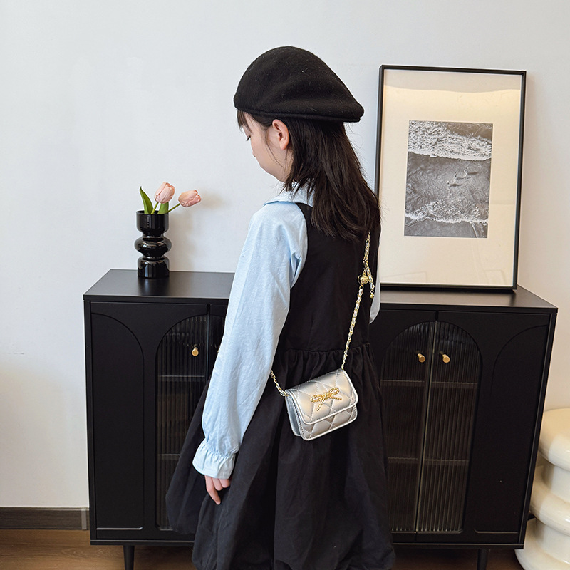 Bolso bandolera de niña con bordado de diamantes de moda, bandolera de bebé mini con lazo dulce, nuevo bolso cuadrado pequeño para niños