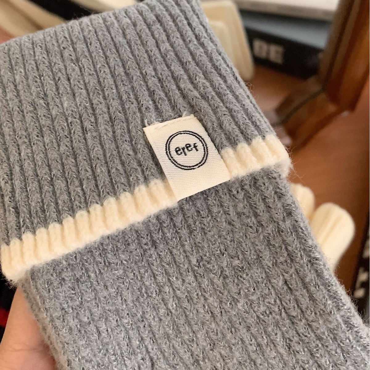 Nuevo guante coreano de moda etiquetado de lana panda guante de punto de motocicleta de otoño y invierno guante de muñeca caliente