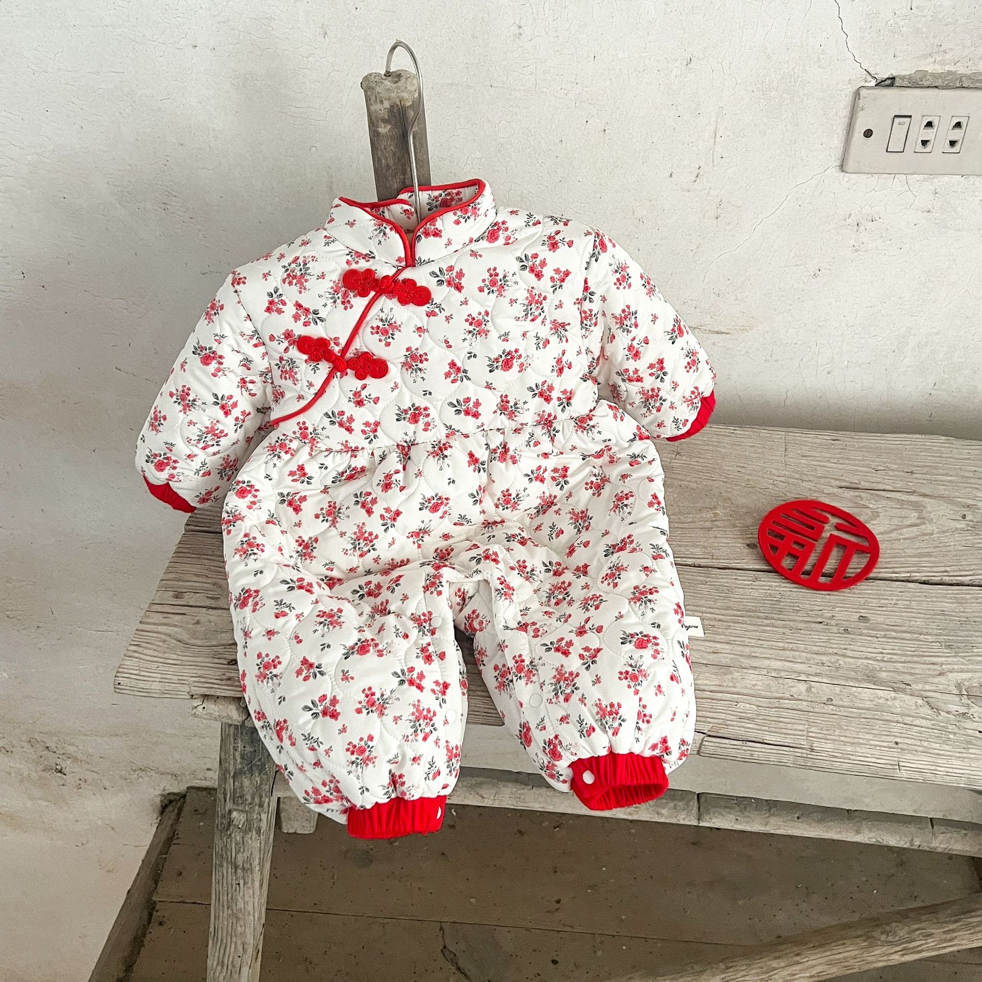 Niñas de invierno Tang estilo de lana forrada acolchado mono mameluco ins estilo chino floral engrosada mameluco caliente