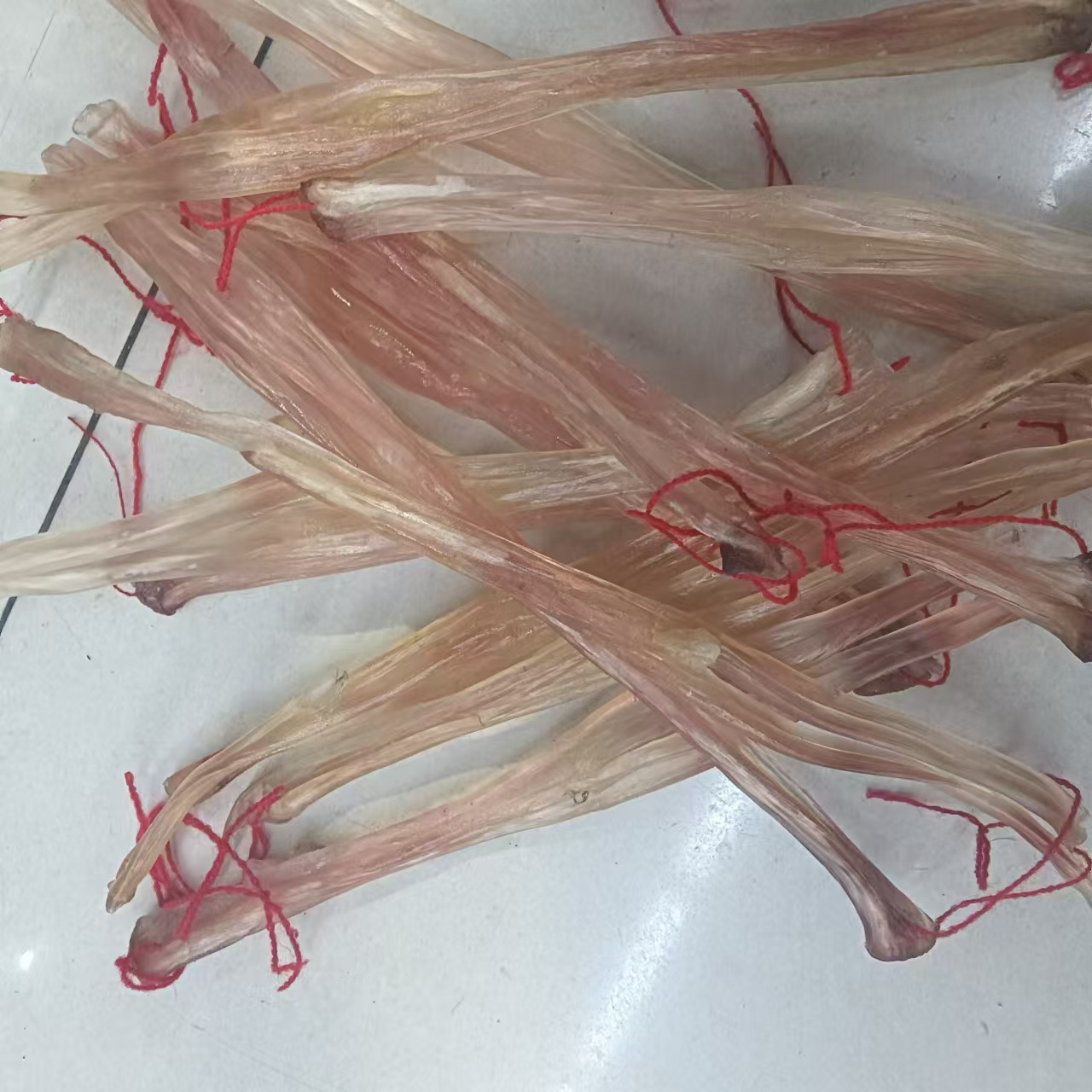 Dried Beef Tendon Niu Jin 500g Large Cut Air Dried Beef Leg Tendon for Slow Cooked Soups and Stews key features
