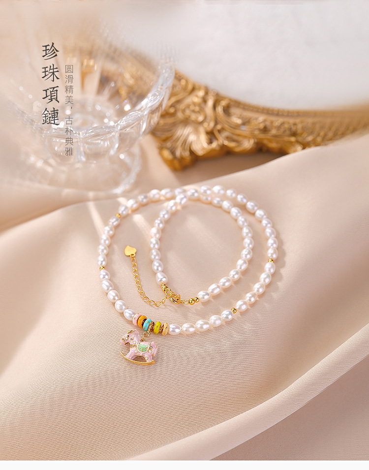 Vòng cổ ngọc trai nước ngọt tự nhiên bạc S925 men màu họa tiết ngựa gỗ — Một chiếc chi tiết 2