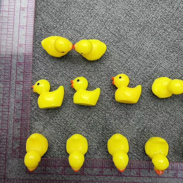 跨境迷你小黄鸭闪粉小鸭子玩具桌面摆件微缩立体动物模型饰品装饰