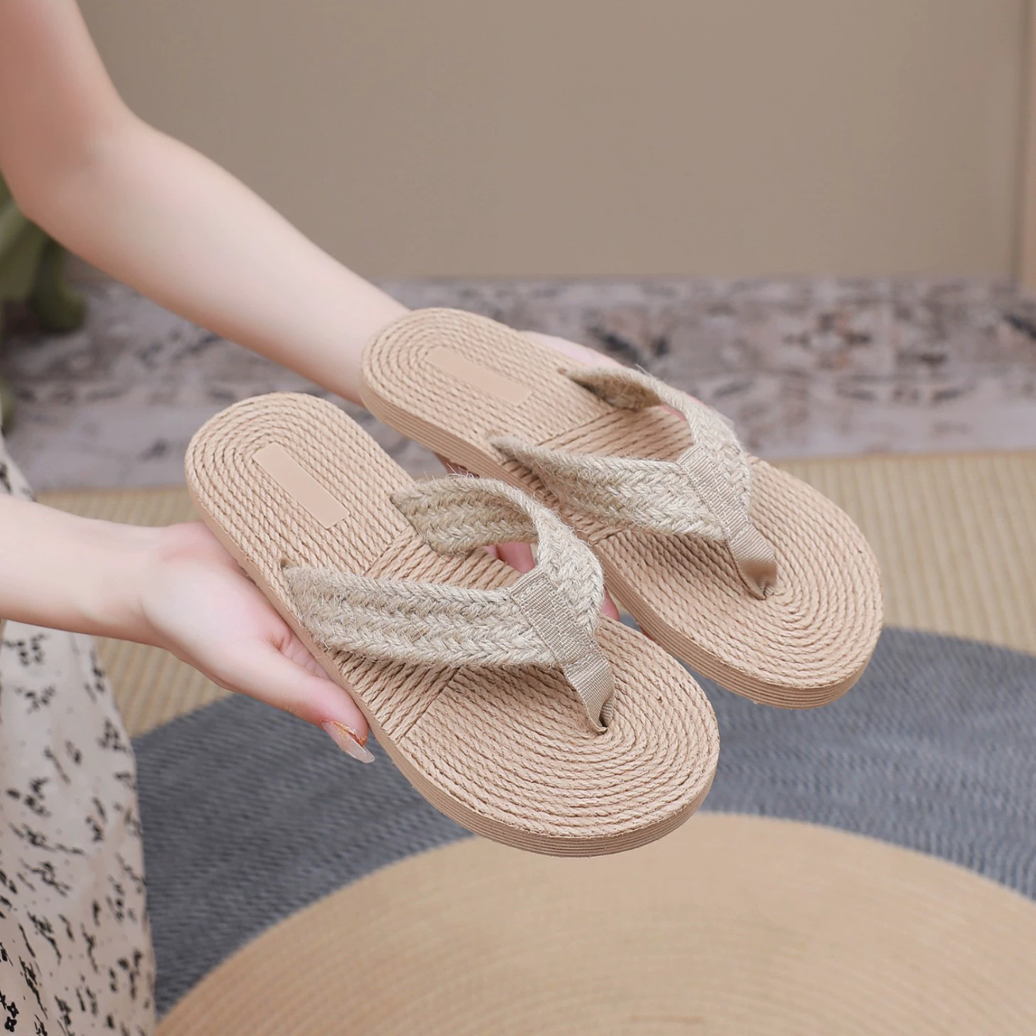 Женские сандалии и тапочки с имитацией соломы в этническом стиле, дорожная имитация конопляной подошвы, верхняя одежда в Корейском стиле, модные женские пляжные Тапочки
