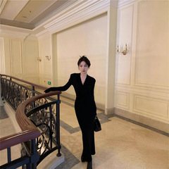 黑色扭结气质女神长袖开叉新款裙子收腰打底连衣裙修身显身材长裙
