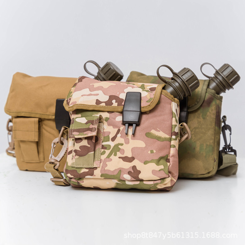 Botella de agua tipo cassette para exteriores, para montañismo, camping, deportes, entrenamiento portátil al aire libre, botella de agua especial de camuflaje de 1.75L