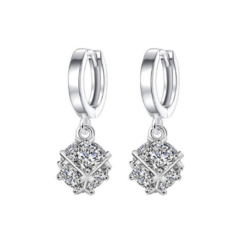 ������Լ����С���׹ʱ�аٴ�С�������ʶ���Ů���۶�����������