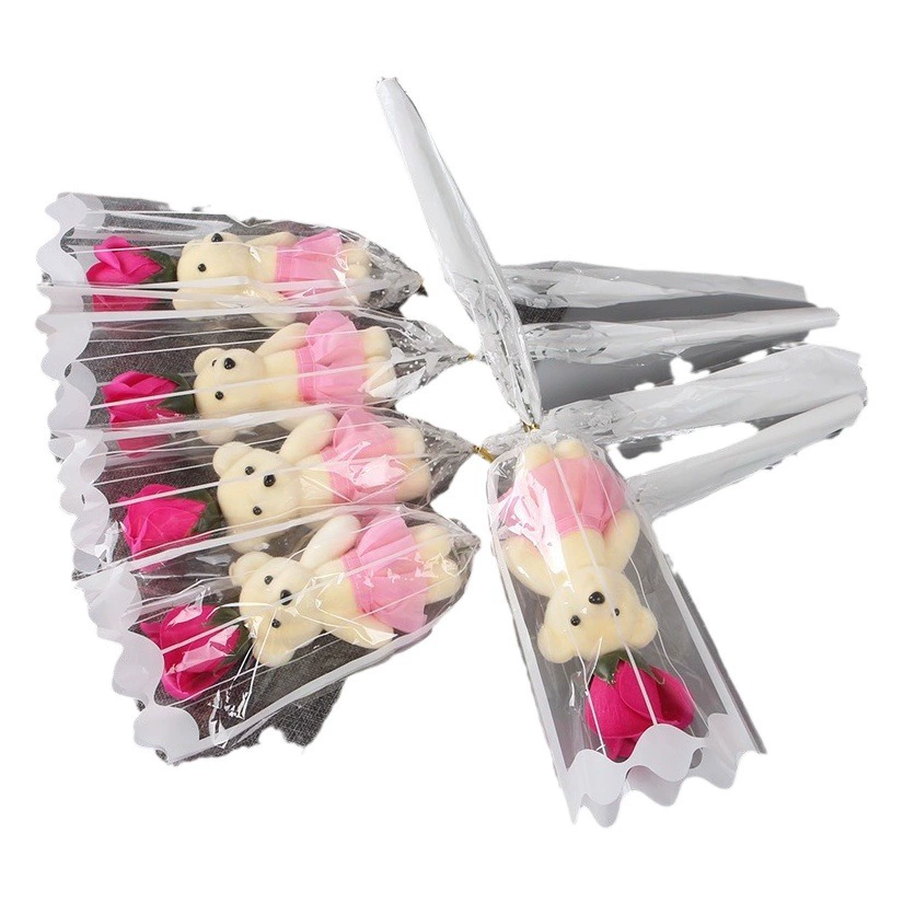 Подарок на День матери для учителя: плюшевый мишка, мыльный цветок-роза, искусственный цветок, рекламный подарок для акции по сканированию QR-кода.