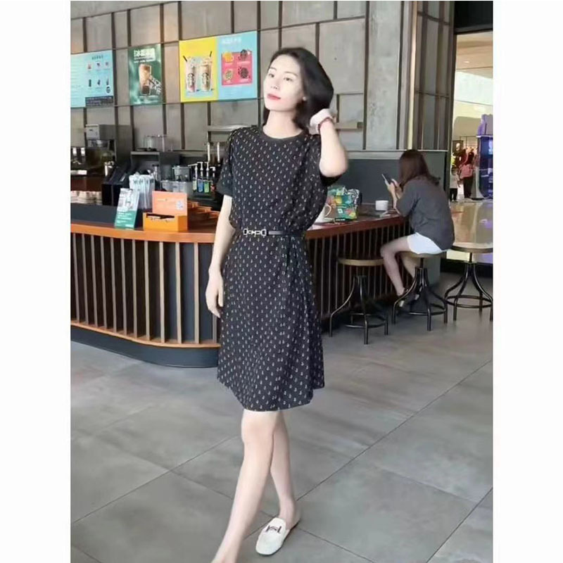 Internet Red Black Dress 2023 New Fashionable Young and Beautiful Foreign Style Belly Covering Meat Covering Up Grade Mother's Dress