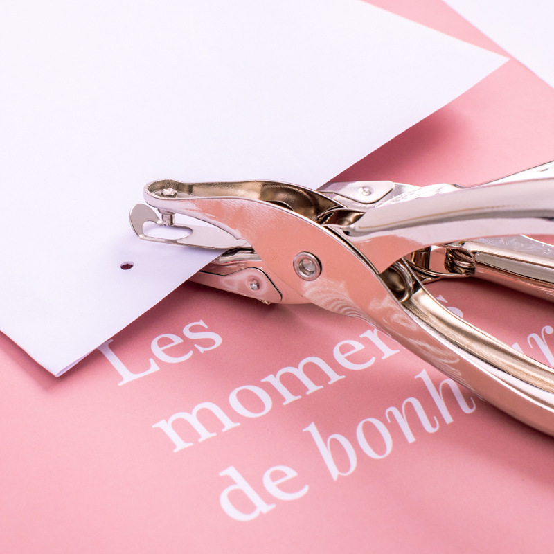 Gran grapadora de ahorro de mano de flores de embalaje de copia grapadora estudiante de oficina puncher