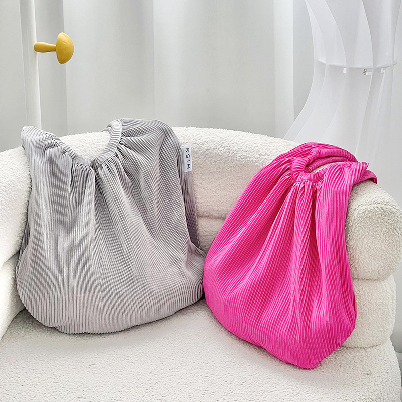 Bolsa de hombro inclinada de marca de moda red bolsa de gran capacidad de transporte bolsa de lona casual bolsa de color caramelo delgada pliegue