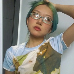 Retro Japanese-Korean-style narrow, oval, gradient green glasses frame with a quirky anime-inspired design—perfect for fashion-forward women looking to steal the spotlight while snapping stylish photos.