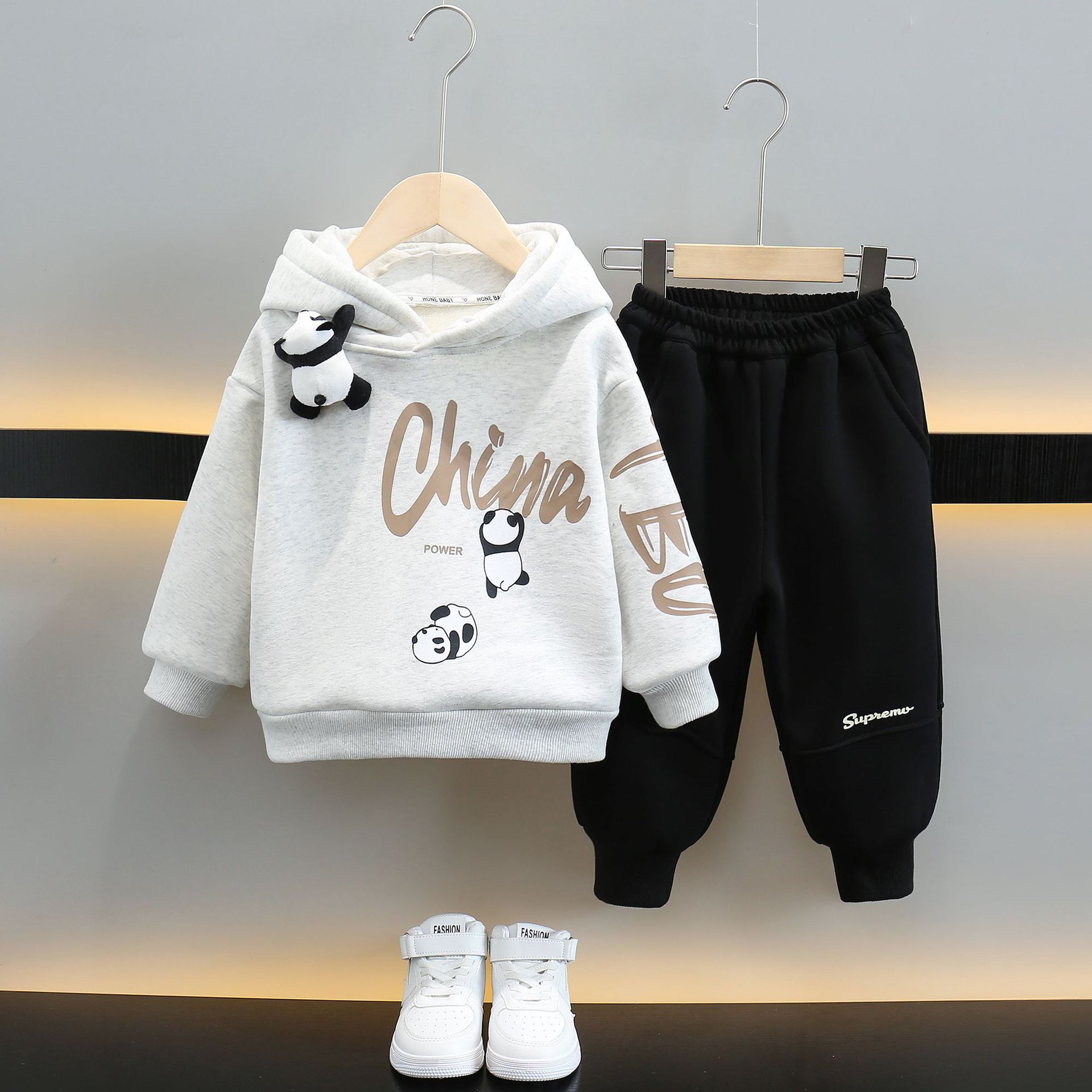 6749 Traje de suéter con capucha para niños 2025 nueva ropa de primavera y otoño para niños otoño e invierno más terciopelo bebé hermoso traje de dos piezas