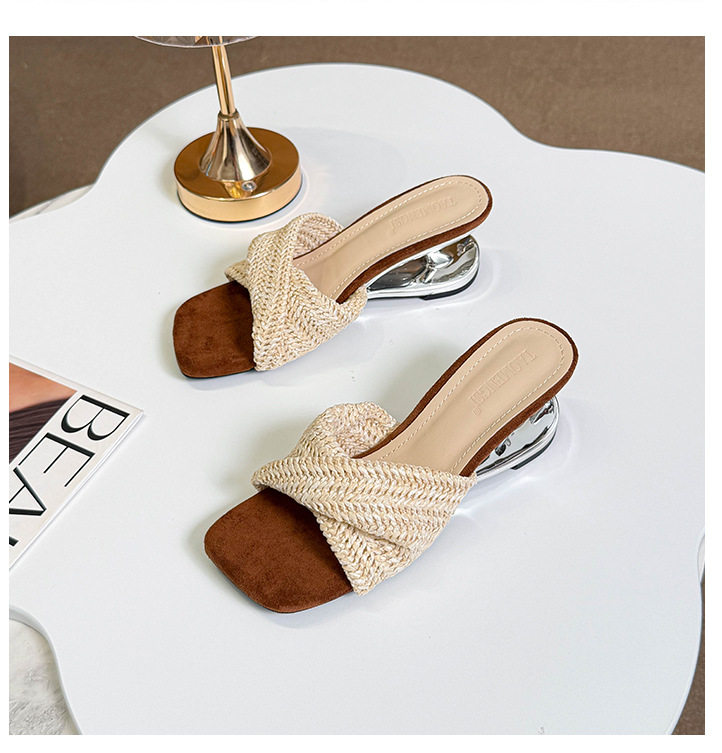Sandal nữ quai ngang đế xuồng đan phối quai, mũi vuông hở ngón, gót thô 5 cm — Màu be, màu vàng chi tiết 17