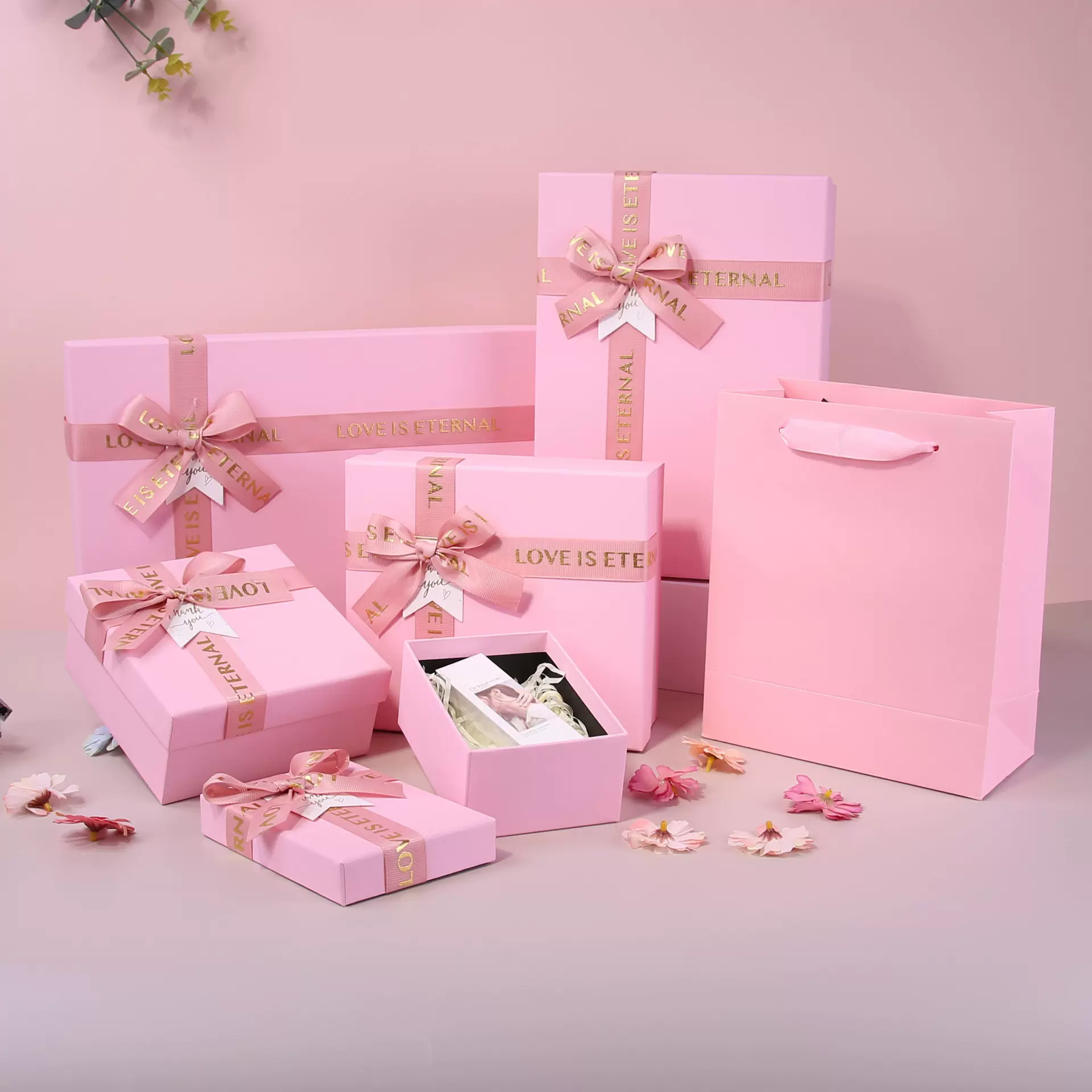 轻奢粉色蝴蝶结感恩礼盒现货方形七夕三八节丝巾口红礼物盒子空盒