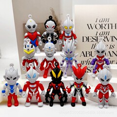 漫画ウルトラマンのキーホルダーの部品の子供のカバンのペンダントの穴の靴のアクセサリーの考古学のブラインドの箱の子供の卸売り
