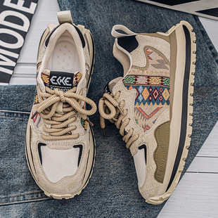 ��Ь�＾�¿����e�ٴ�r�з���Ь��׷�����ĥ��Ь�п������ϵ�Ь