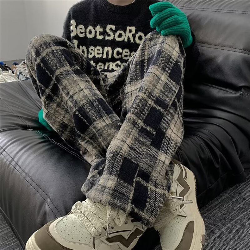 Woolen classic autumn trousers for leisure