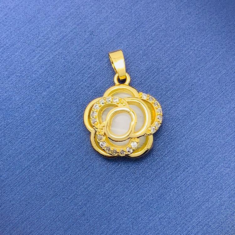 2022 nuevo trébol giratorio simple cien colgante fuente joyería fábrica al por mayor directa sin cadena