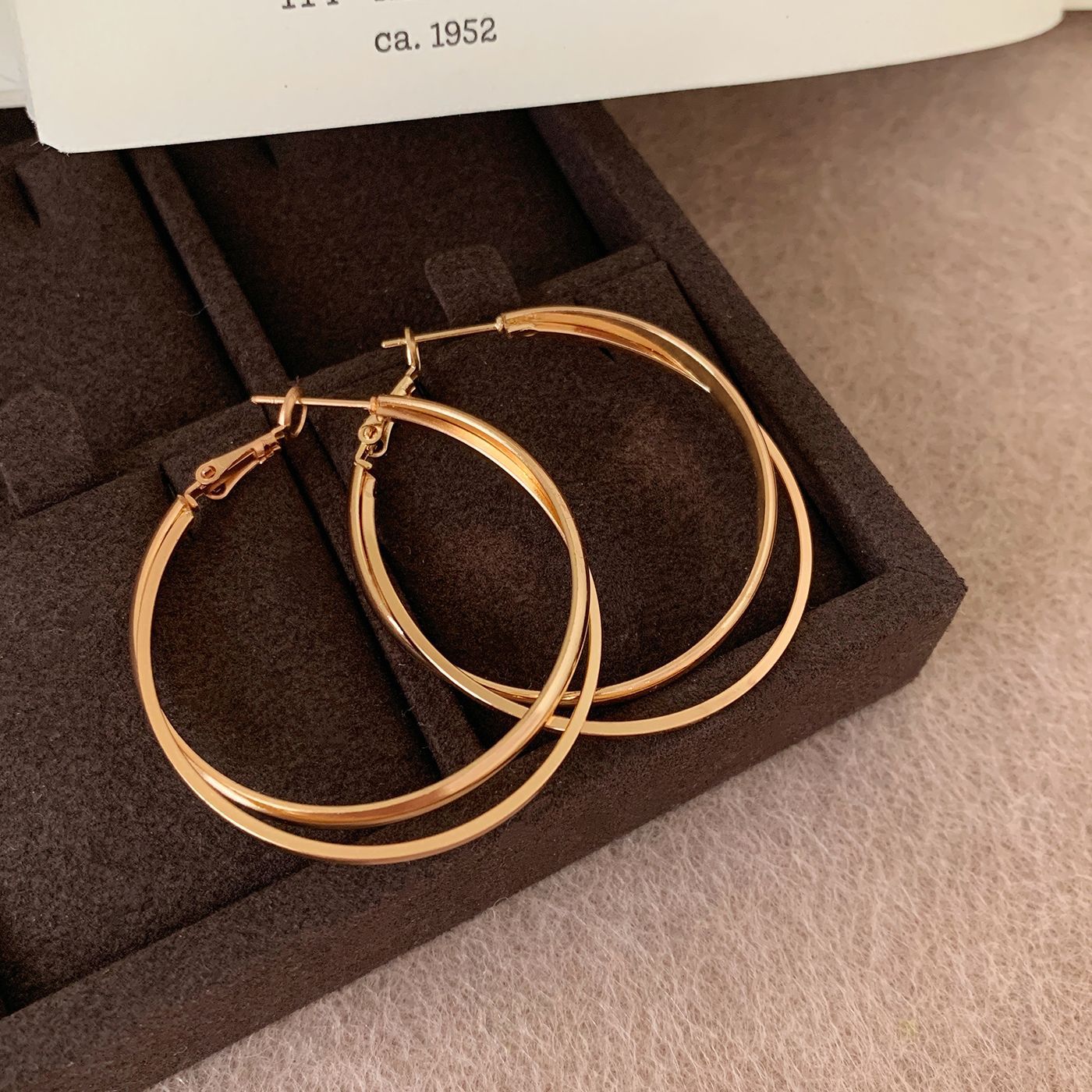Gold double-layer large hoop earrings for women, simple and elegant, European and American style, exaggerated, suitable for daily commuting, versatile earrings wholesale