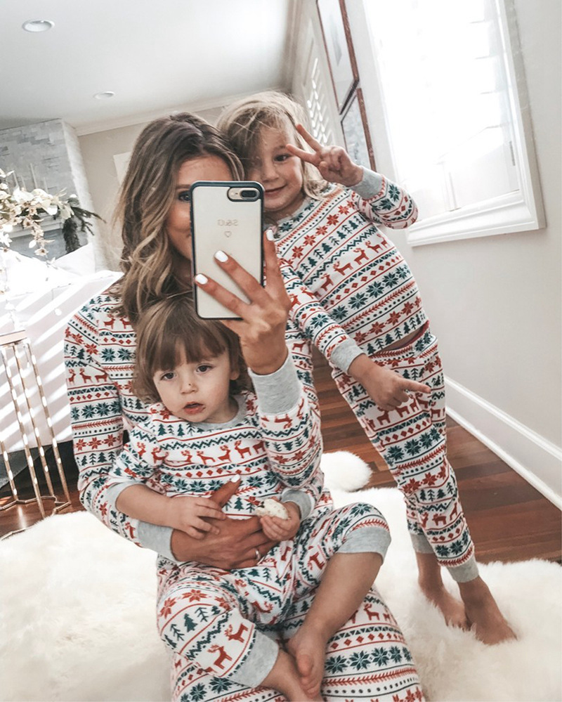 Herbst und Winter Weihnachtskleid Festival Neue Eltern-Kind-Home-Set Pyjamas Ready Stock_voghion.com