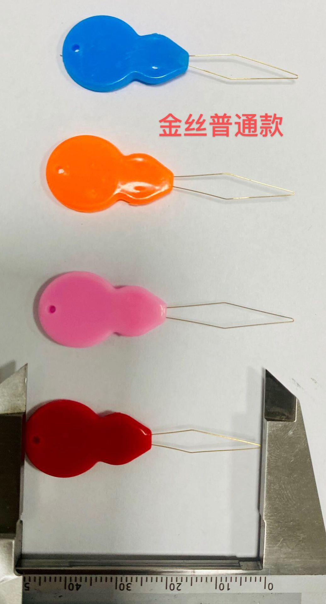 Enhebrador de aguja de polipasto de plástico al por mayor Enhebrador de cola de plástico de color-Máquina de coser de plomo DIY punto de cruz