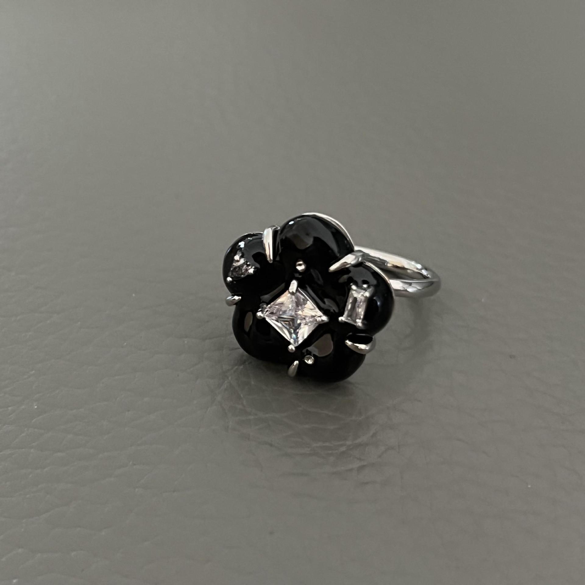 Fashion Flower Alloy Inlay Rhinestones Womenu0027S Rings 1 Piece