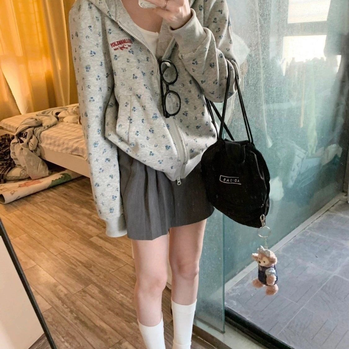 2024 autumn/winter collection: American-style small floral print, sweet and charming hooded sweatshirt cardigan, slim-fit, versatile top for petite figures