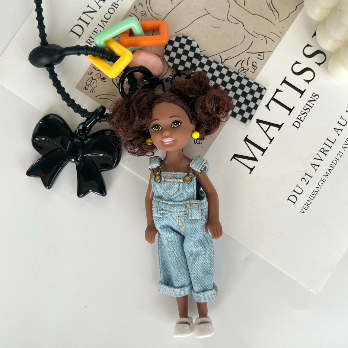 데님 스트랩 블랙 걸 펜던트