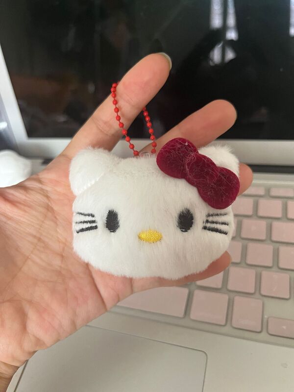 ネットで話題のチェリーパピーぬいぐるみキーホルダー、飾り、靴や服のアクセサリー、ブローチ、ペンダント|undefined