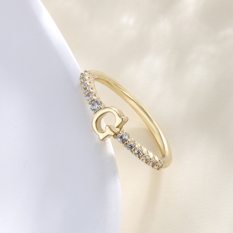 Anillo de Letras Nuevo Estilo Europeo y Americano Xuping con 26 Letras Inglesas, Anillo Cerrado con Circonita, Anillo de Aleación de Cobre para el Dedo Índice de Otoño e Invierno.