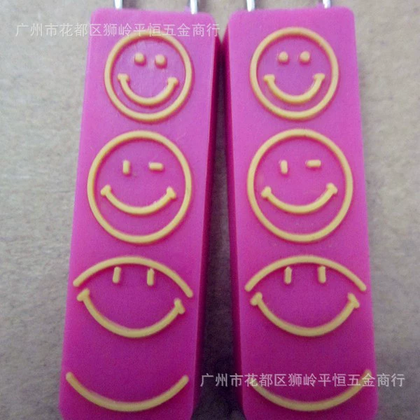 Производство слайдера школьной сумки, слайдера из мягкой резины из ПВХ, мультяшного разнообразия, Бесплатная печать