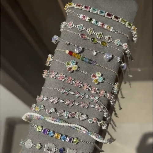 High-end light luxury zirconia four-petal flower bracelet for women, fashionable and versatile, suitable for Qixi Festival, made in Yiwu, accessories