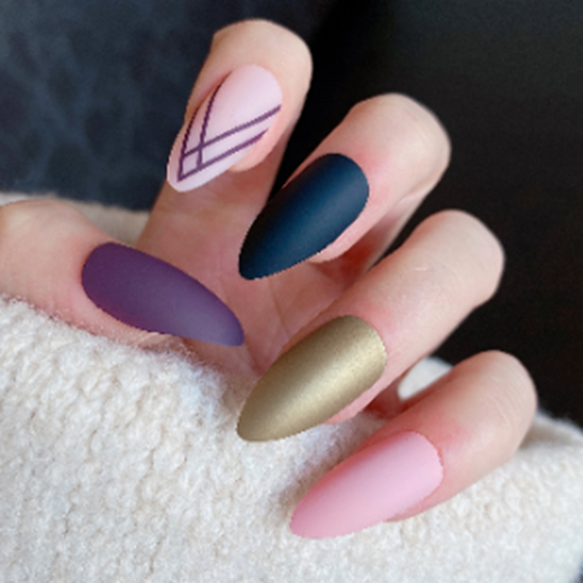 Uña de almendra desmontable negra borde francés minimalista moda manicura falsa parche de uñas al por mayor