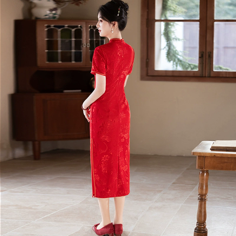 Красный китайский стиль улучшенный чонсам 2025 новый женский национальный стиль ретро с короткими рукавами