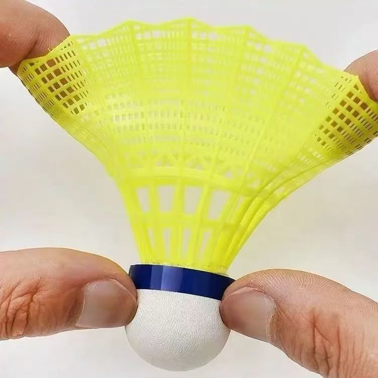 メーカーの現物のばら売りの泡はナイロンのプラスチックのバドミントンの室内外の訓練をまねて丈夫なバドミントンの小売を打ちます。|undefined