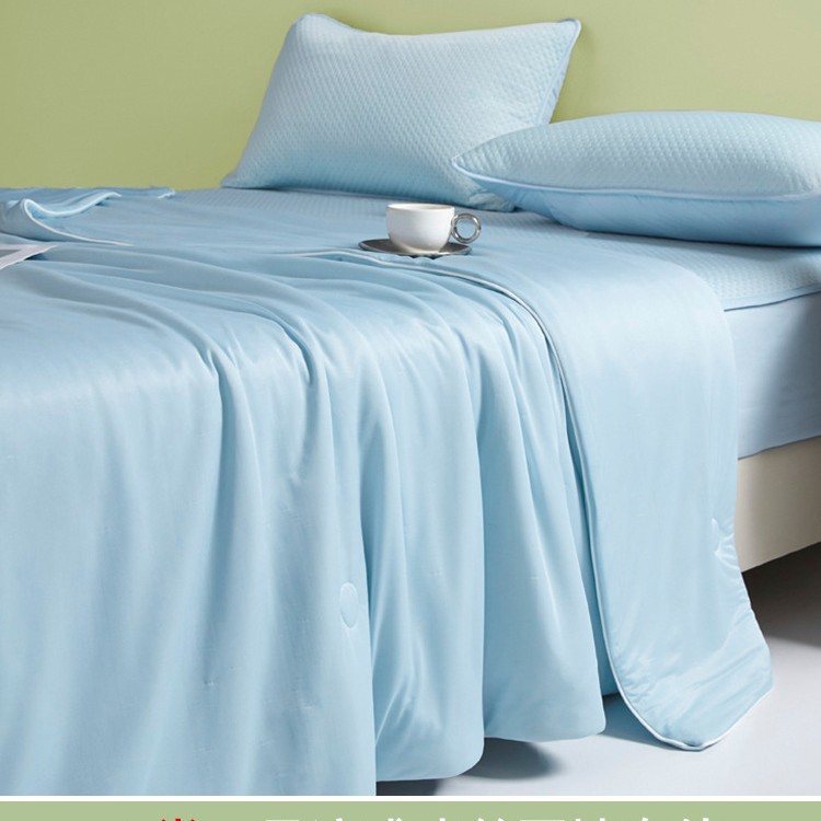 Sensación fresca de verano Clase A seda de hielo edredón fresco de verano juego de cuatro piezas sedoso sueño desnudo edredón de aire acondicionado sábana ropa de cama