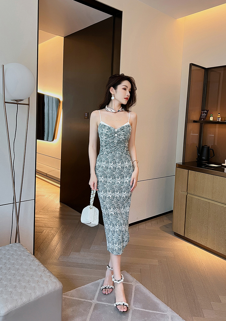 C9947 970K ÁO HAI DÂY NỮ CHOTDNG DÁNG ÔM BODY GỢI CẢM SEXY MÙA HÈ PHỤC CỔ CỔ ĐIỂN HỌA TIẾT HOA HAI DÂY HỞ VAI THỜI TRANG NỮ G03 SẢN PHẨM MỚI