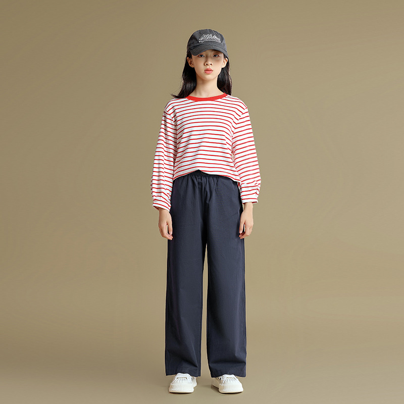 Camiseta de manga larga para niñas 2023 otoño nuevos niños medianos y grandes sueltos a rayas camisa de fondo delgada versátil cuello redondo superior