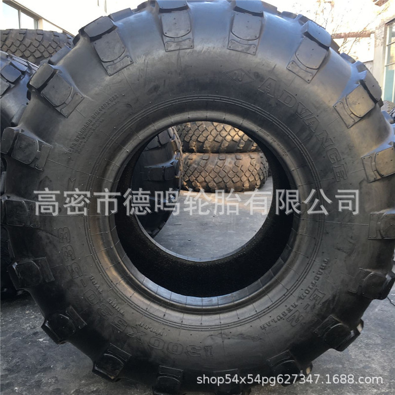 1300x530-533 neumático de camión todoterreno neumático de patrón de espiga todoterreno