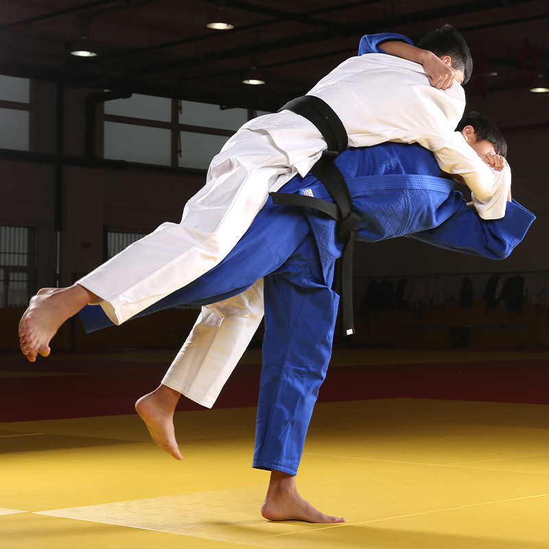 Traje de judo Kangrui transfronterizo Traje de competición de judo Guantes vacíos Traje de judo Traje de Jiu-Jitsu brasileño